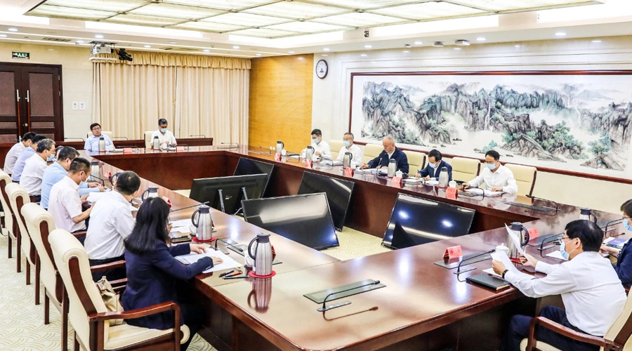 北京市委书记蔡奇在经开区调研并与企业家座谈，总裁徐烨烽受邀参加